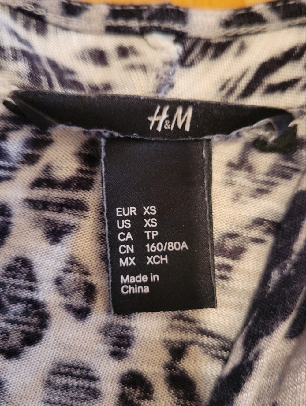 H&M Black and White Leopard Print Open Front Cardigan Size XS Career Work Attire - Picture 6 of 9